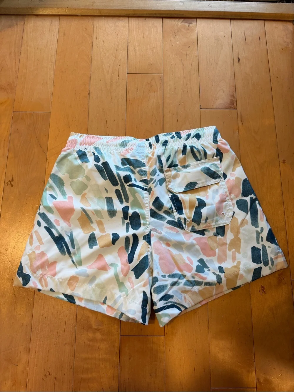 Abercrombie Men's Pastel Abstract Print Swim/Beach Shorts